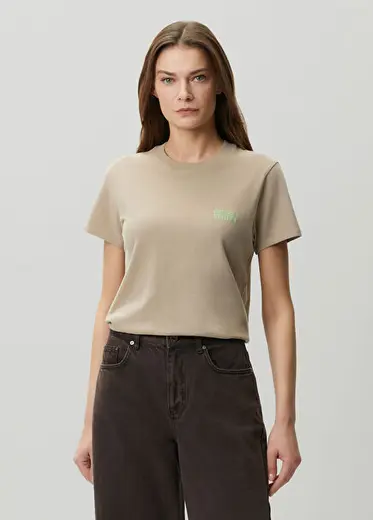 Ykobow Koyu Bej Logo Baskılı T-shirt