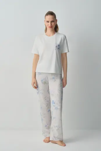 Çiçek Desenli Aria Pijama Takımı