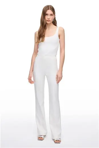 Beyaz Yüksek Bel Flair Paça Slim Fit Pantolon