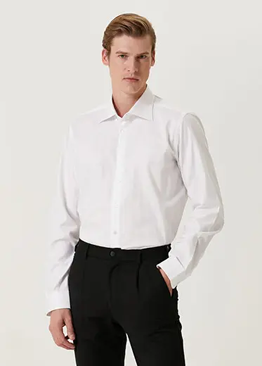 Custom Fit Beyaz Klasik Yaka Gömlek