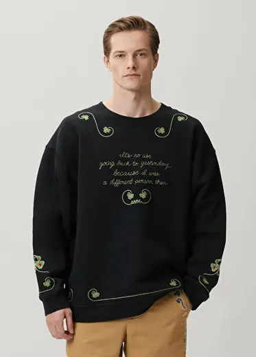 Siyah Slogan Nakışlı Sweatshirt