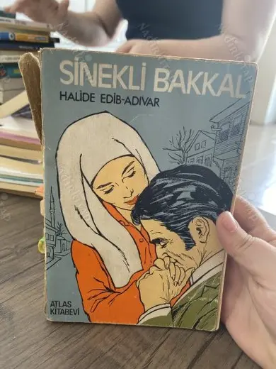 SİNEKLİ BAKKAL (AÇIKLAMAYI OKUYUNUZ)