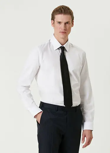 Custom Fit Beyaz Çizgi Desenli Gömlek