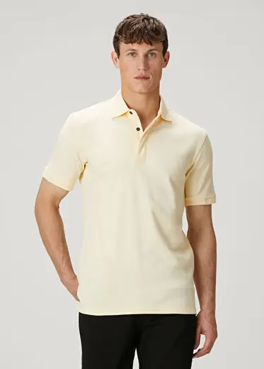 Beyaz Polo Yaka Logo Baskılı T-shirt