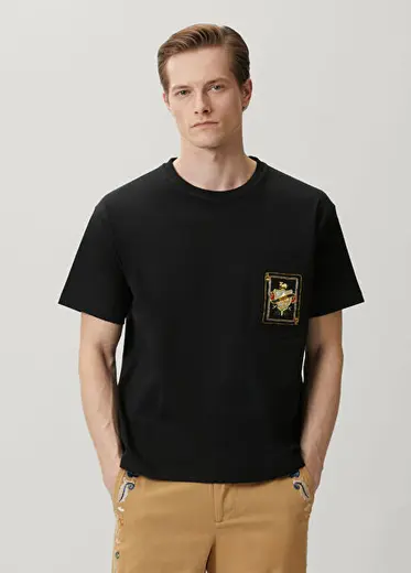 Siyah Patch Detaylı T-shirt