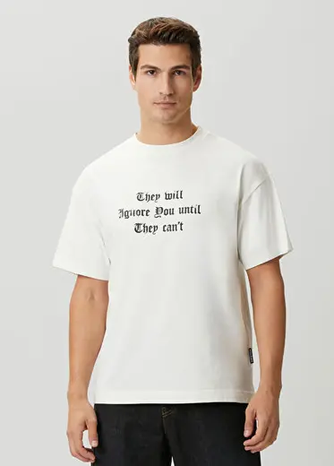 Kırık Beyaz Slogan Baskılı T-shirt