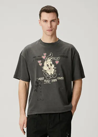 The One Siyah T-shirt
