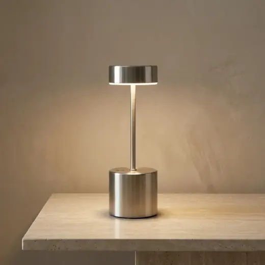 Silindir Gövdeli Metal Masa Lambası