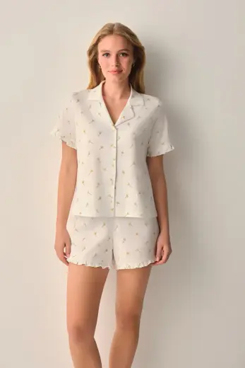 Ekru Desenli Nude Gömlek Yaka Şort Pijama Takımı