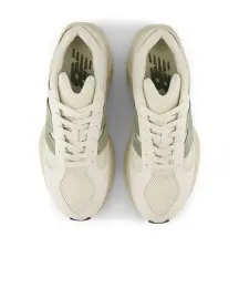 New Balance Warped 3