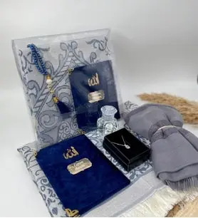Canım Annem Hediye Seti Özel Tasarım Seccade & Kişiye Özel Yasin & Tesbih & Şal & Özel Şişesinde Gül Suyu Kolonya & Baget Kolye