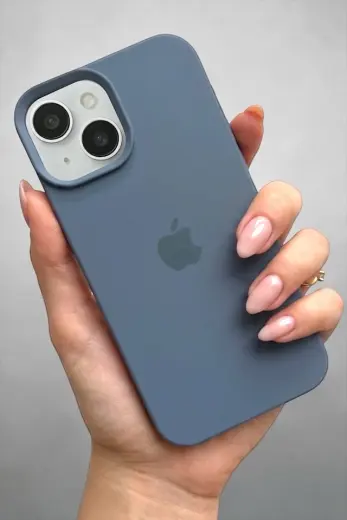Iphone 15 Uyumlu Kılıf Logolu Lansman Soft Yumuşak Içi Kadife Silikon Kapak Füme