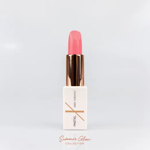 Pastel X Arzu Sabancı Parlak Bitişli Nemlendirici Lipstick Ruj 25