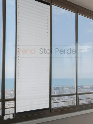 Beyaz Plise Katlanır Cam Balkon Perdesi - Ofis Perdesi - Salon Perdesi - 001 Beyaz