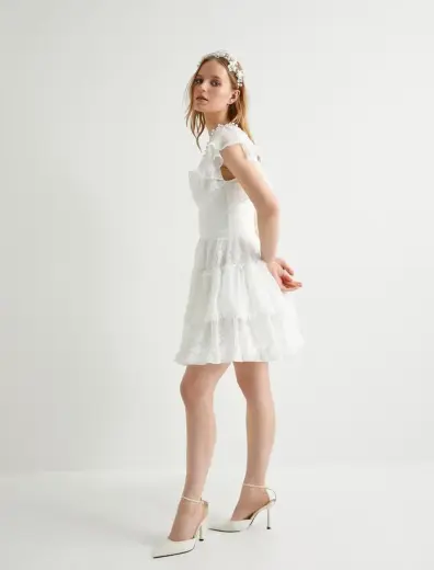 Mini Dantelli Elbise Bridal Kısa Tül Kol Kalp Yaka Astarlı