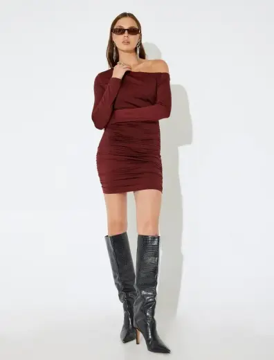 Mini Uzun Kollu Drapeli Asimetrik Yaka Omzu Açık Slim Fit Elbise