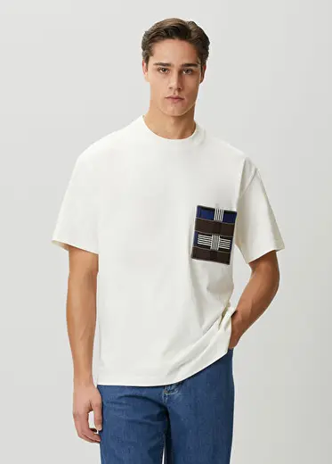 Beyaz Patchwork Detaylı T-shirt