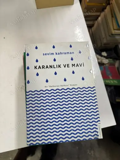 Karanlık ve Mavi