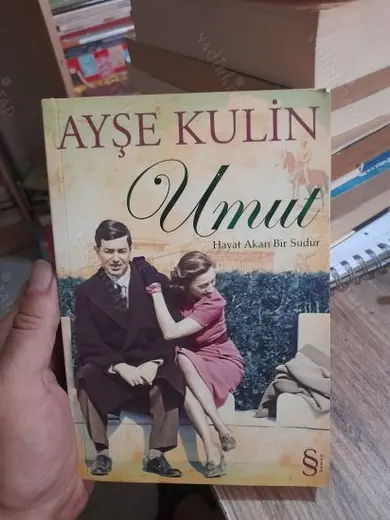 Umut, Hayat Akan Bir Sudur roman boy