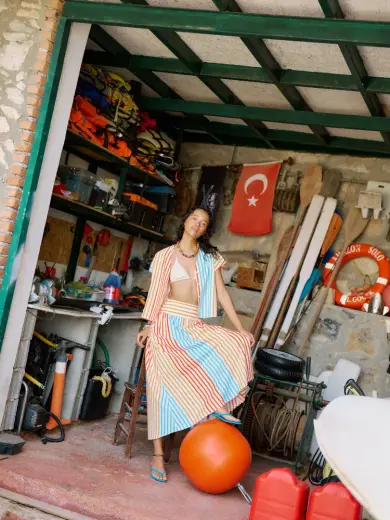 Kadın Beyaz Çizgili Kloş Midi Etek