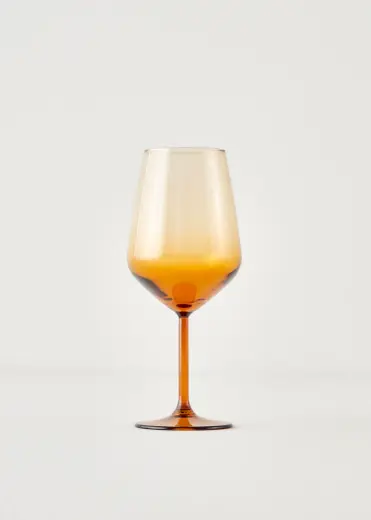 Lisa Kadeh Amber (490 cc)