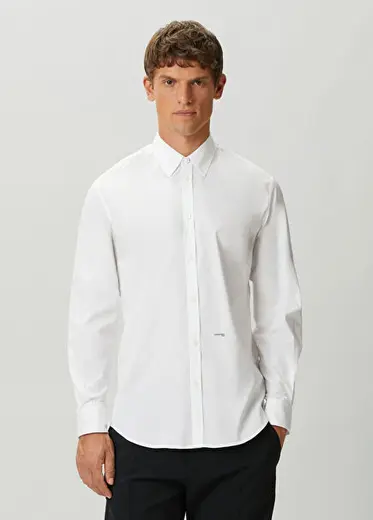 Relaxed Fit Dan Beyaz Logo Detaylı Gömlek