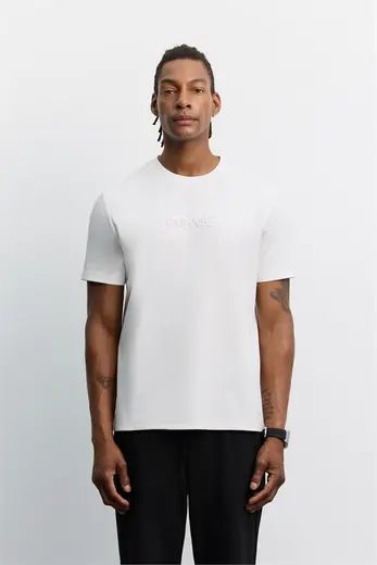 Beyaz Bisiklet Yaka Pamuklu Kolay Ütülenen T-Shirt
