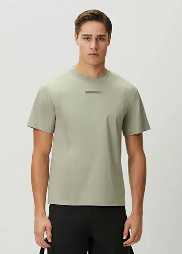 Haki Plaka Detaylı T-shirt