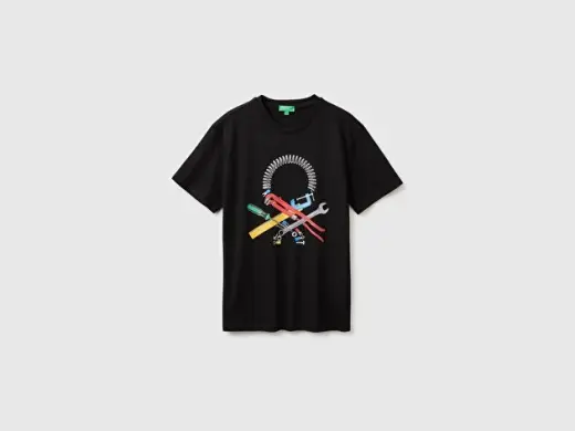 Erkek Siyah %100 Pamuk Önü Logo Baskılı Regular Fit Kısa Kollu T-Shirt