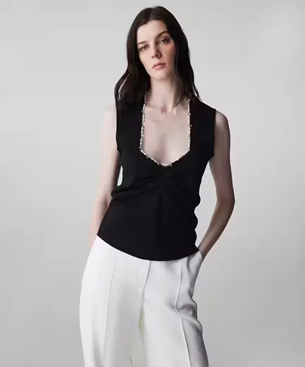 Karma aksesuarlı tişört