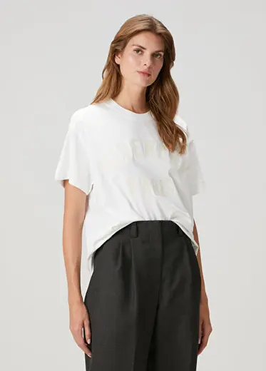 Boxy Fit Beyaz Logolu T-shirt