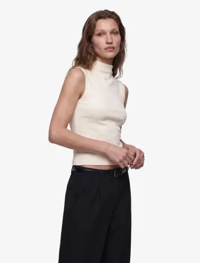 Pamuklu Dik Yaka Slim Fit Kolsuz Body