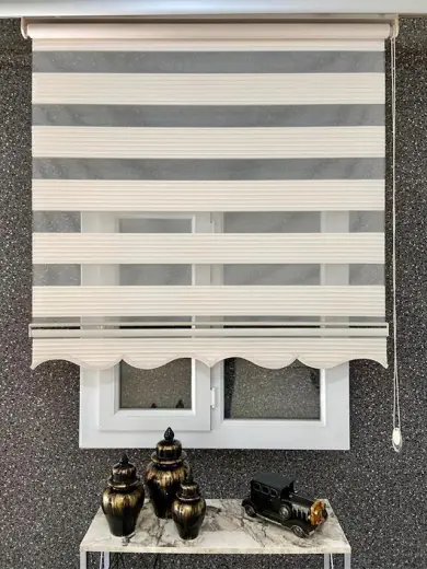 Krem Geniş Pliseli Zebra Stor Perde Eteği Dilimli Alüminyum Kasa Etek Dilimi Krem 10 x 10