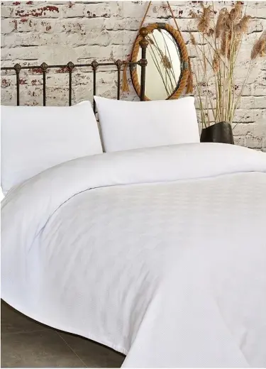 Çift Kişilik Beyaz Dama Desenli Pike. Damalı Otel Pikesi 200 X 230