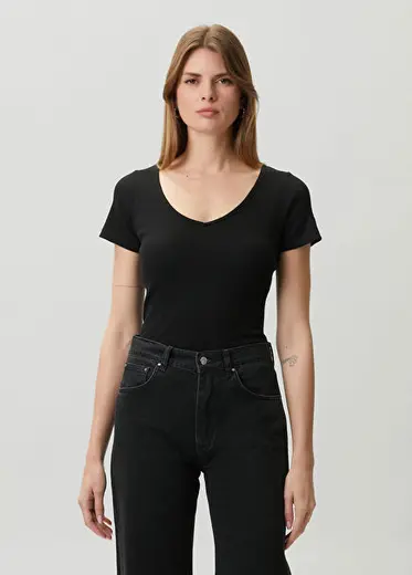 Judi Siyah Ribli T-shirt