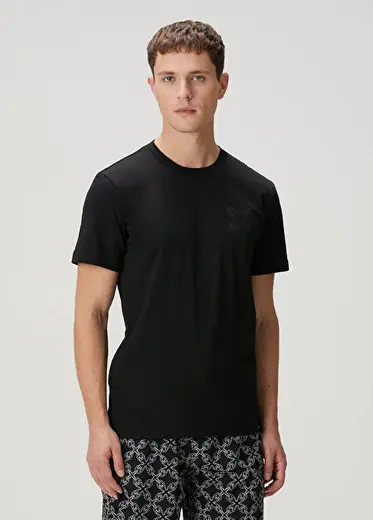Siyah Kask Baskılı T-shirt