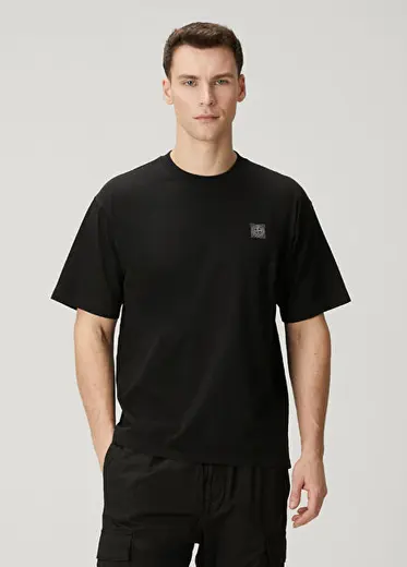 Siyah Logo Detaylı T-shirt