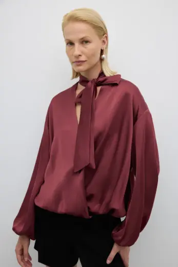 Fular Bağlamalı Kruvaze Saten Bluz Bordo