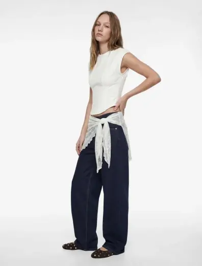 Korse Detaylı Slim Fit Bisiklet Yaka Kolsuz Crop Tişört