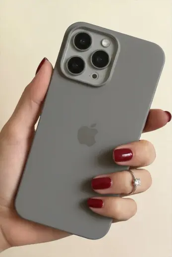 Iphone 15 Pro Max Uyumlu Kılıf Logolu Lansman Soft Içi Kadife Silikon Kapak Gri